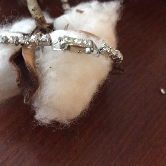 Shimmering rhinestone necklace - Picture 4 of 4